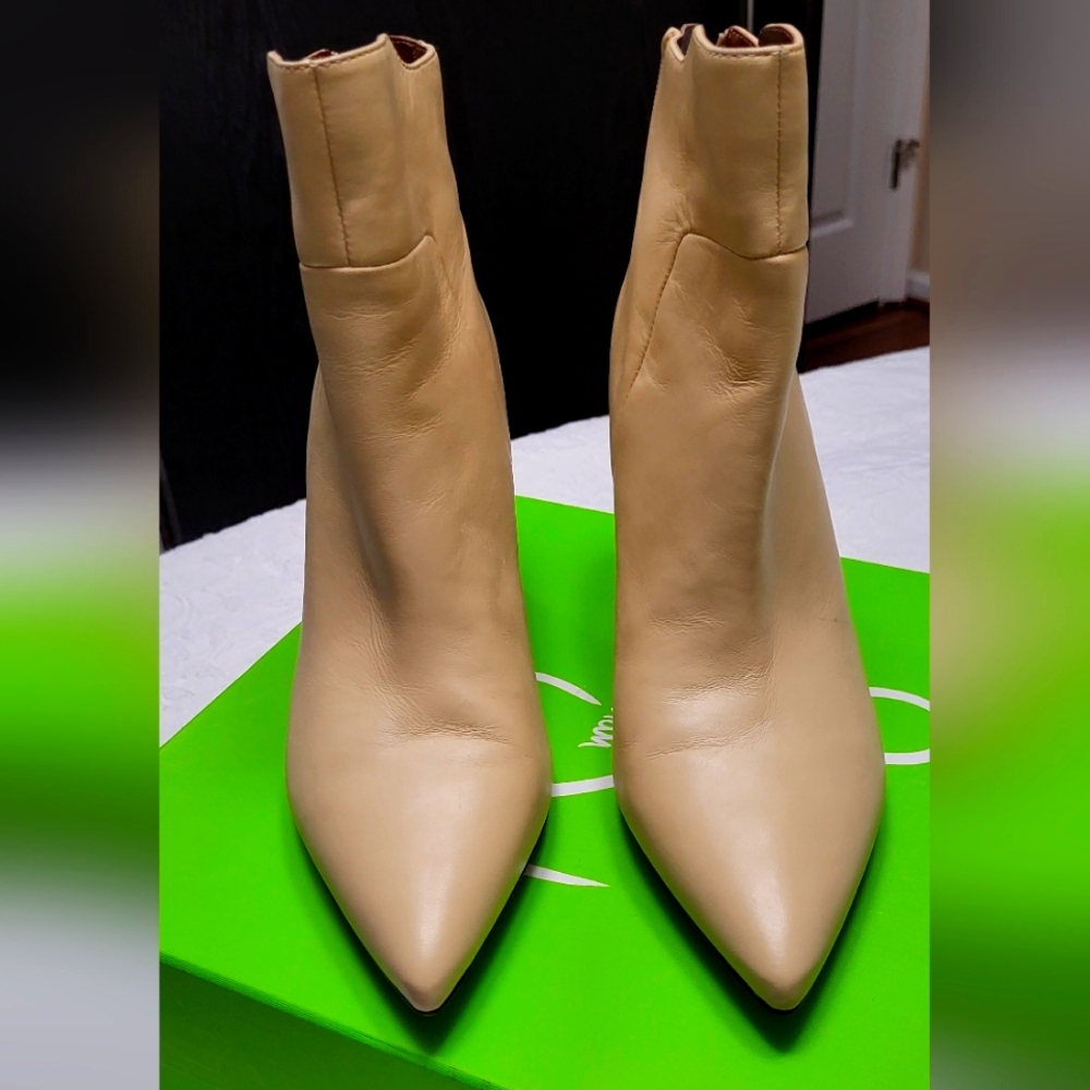 Franco Sarto Elegant Tan Ankle Boots Size 9.5